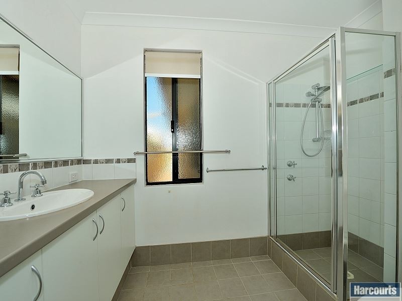 33 Lascelles Circuit, Lakelands WA 6180