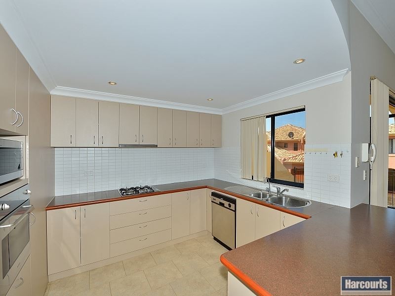 6/2 The Pass, Dawesville WA 6211