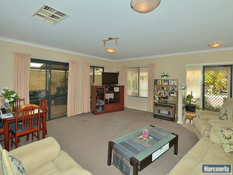 8 Cassia Street, Greenfields WA 6210