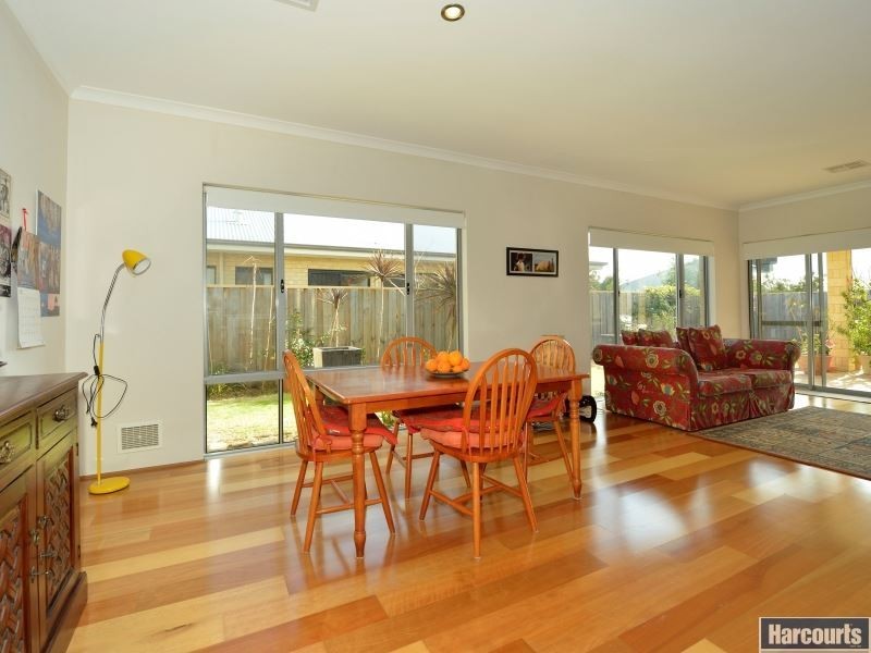 33 Marsdenia Road, Halls Head WA 6210