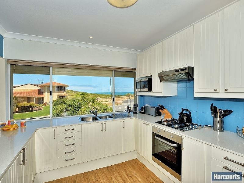 112 Janis Street, Halls Head WA 6210