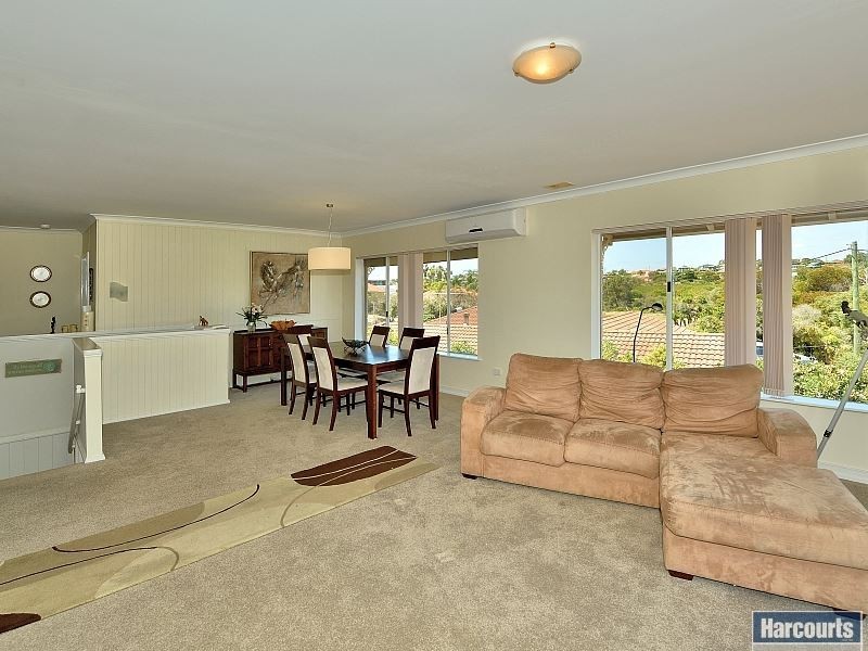 112 Janis Street, Halls Head WA 6210