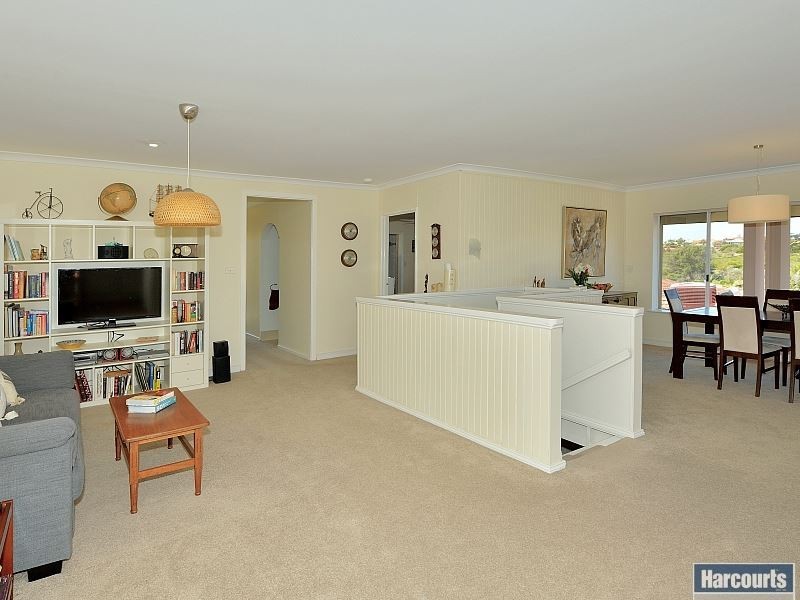 112 Janis Street, Halls Head WA 6210