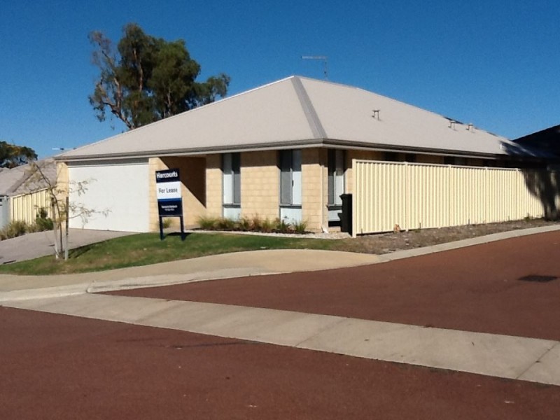 14 Adela Bend, Lakelands WA 6180