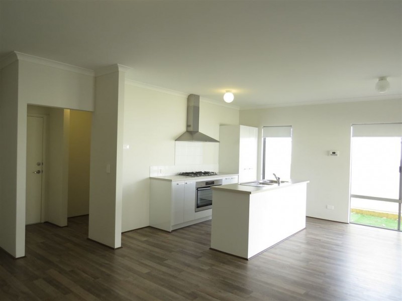 14 Adela Bend, Lakelands WA 6180