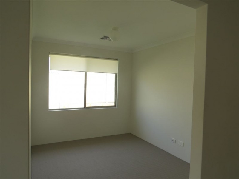 14 Adela Bend, Lakelands WA 6180