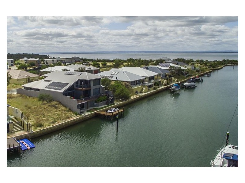 21 Estuary Place, Wannanup WA 6210