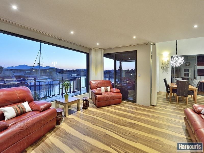 21 Estuary Place, Wannanup WA 6210