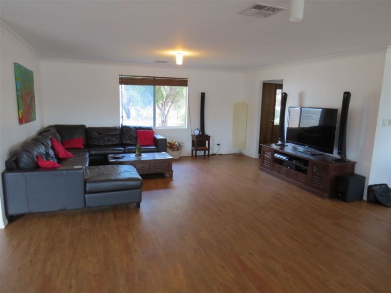 217 Richmond Street, Williams WA 6391
