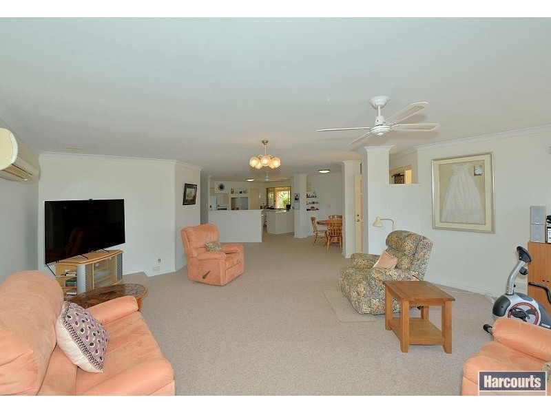 15 Parkwater Cove, Halls Head WA 6210