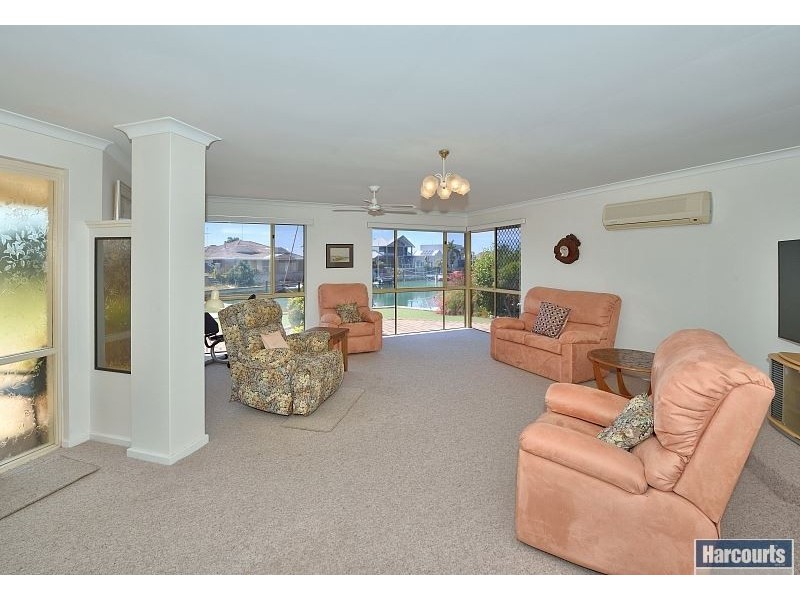 15 Parkwater Cove, Halls Head WA 6210