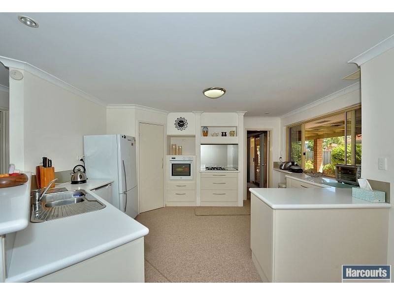 15 Parkwater Cove, Halls Head WA 6210