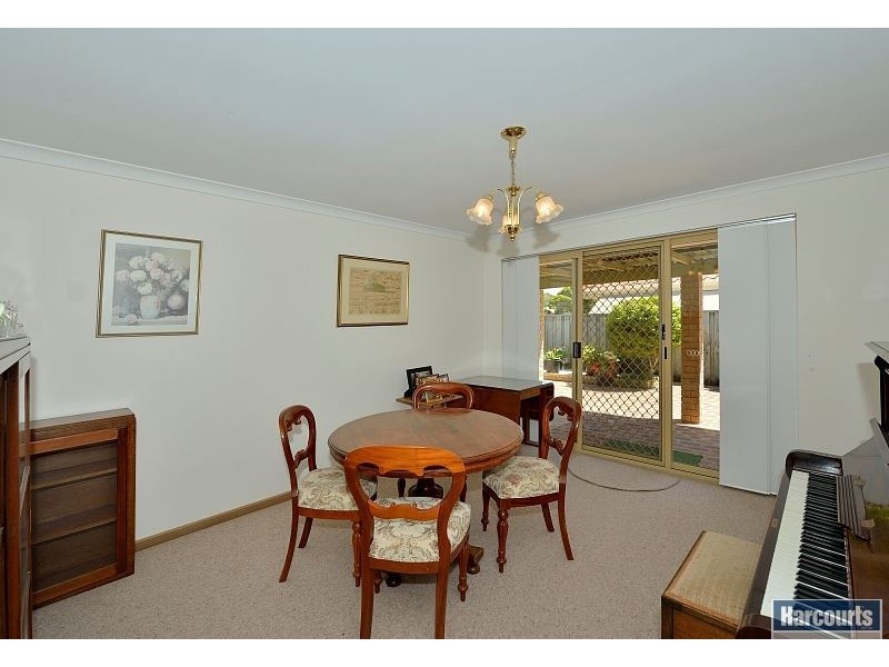 15 Parkwater Cove, Halls Head WA 6210