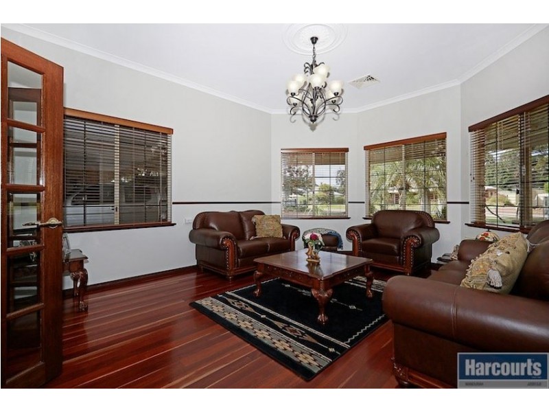 10 Navarre Row, Greenfields WA 6210