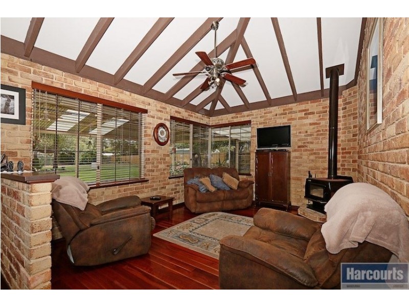 10 Navarre Row, Greenfields WA 6210