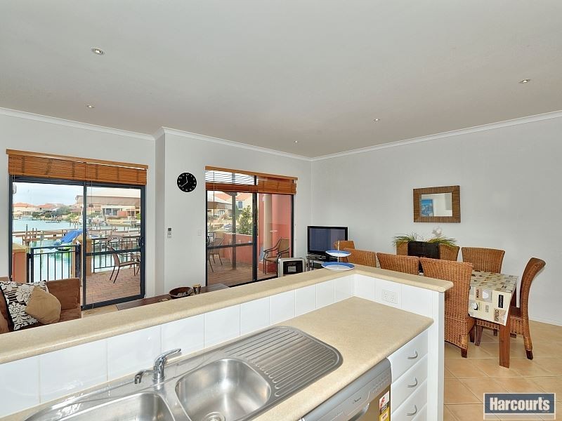4/7 Village Mews, Wannanup WA 6210