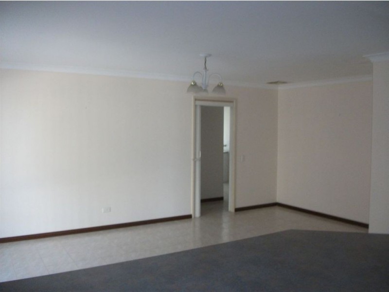 112 McLarty Road, Halls Head WA 6210