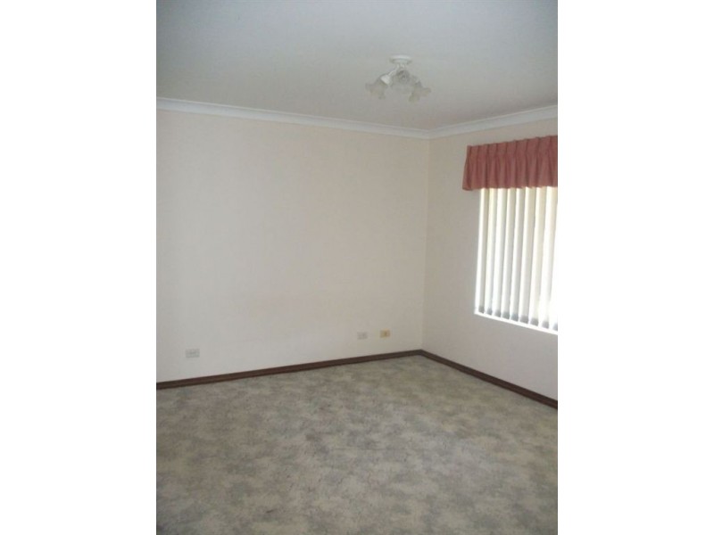 112 McLarty Road, Halls Head WA 6210