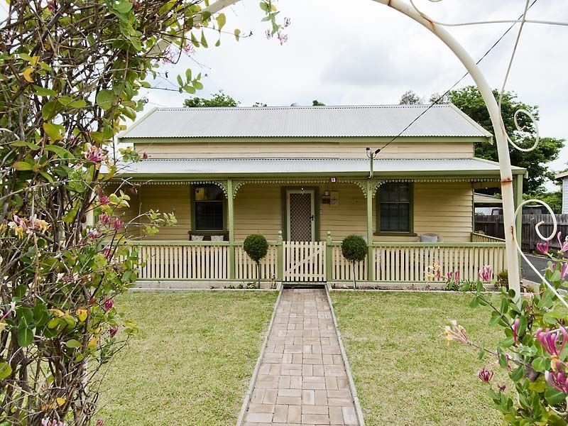 13 Barrington Knight Road, Yarloop WA 6218