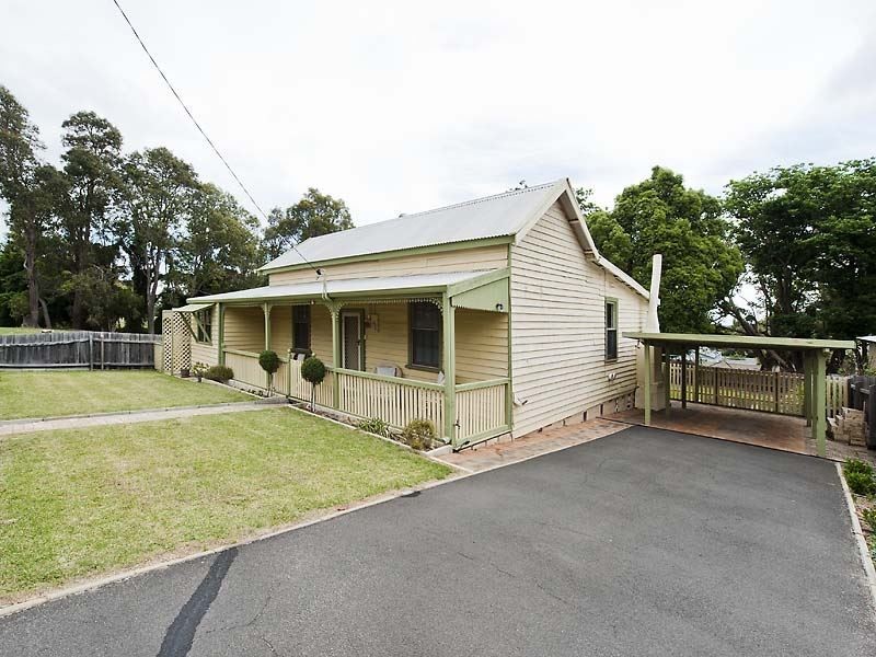 13 Barrington Knight Road, Yarloop WA 6218