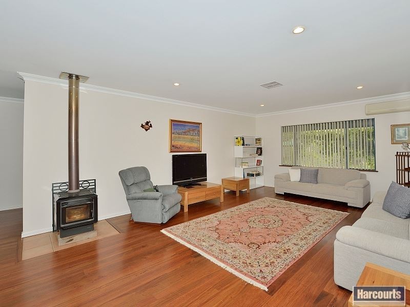 14 Riverland Drive, Stake Hill WA 6181