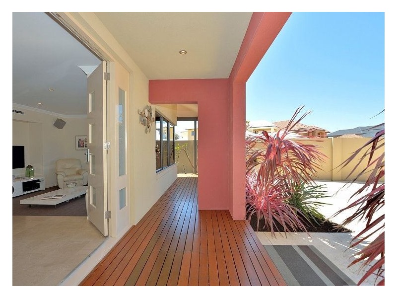 15 Erins Isle, Dudley Park WA 6210