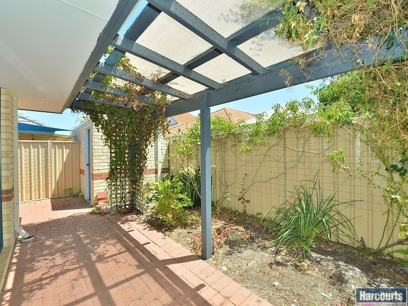 8 Myrtle Turn, Greenfields WA 6210