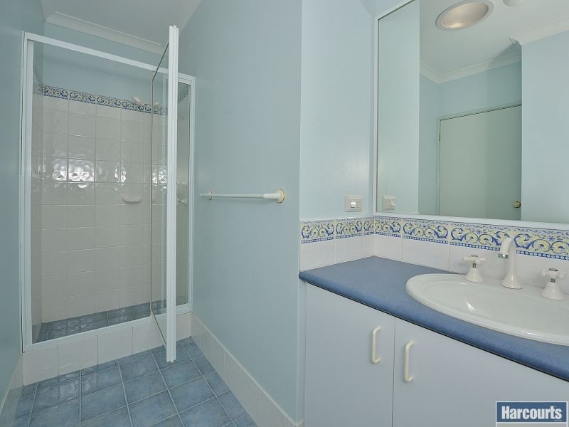 8 Myrtle Turn, Greenfields WA 6210