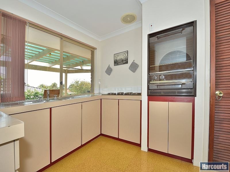9 Fulmar Place, Halls Head WA 6210