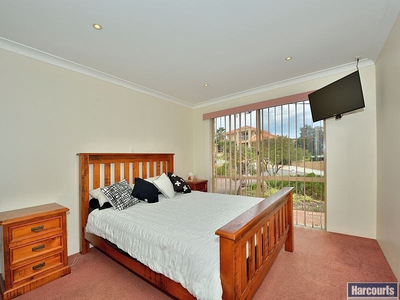 9 Fulmar Place, Halls Head WA 6210