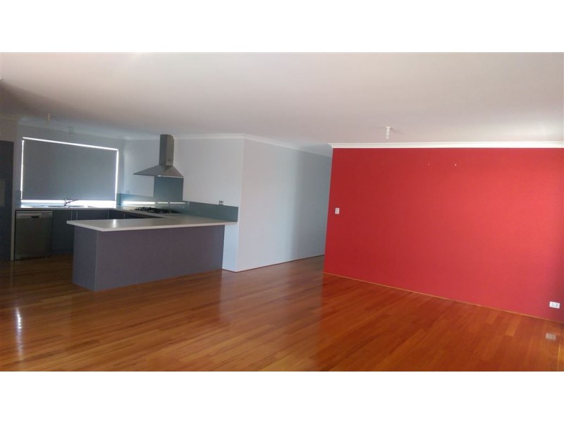 10 Moorhen Green, Dudley Park WA 6210