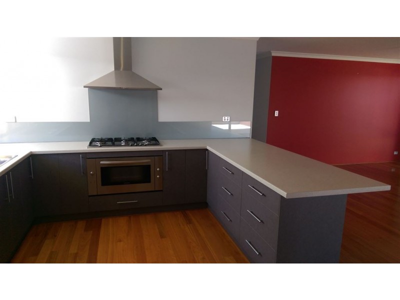 10 Moorhen Green, Dudley Park WA 6210