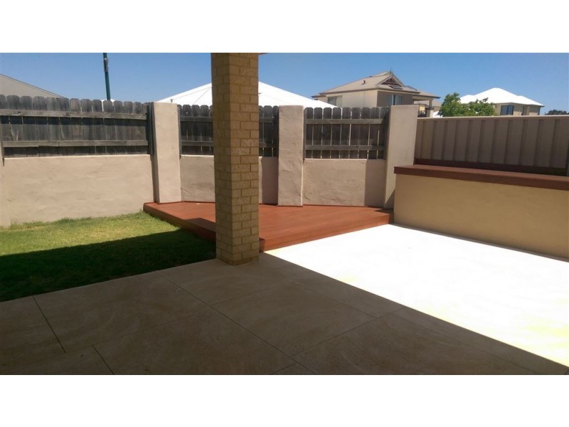 10 Moorhen Green, Dudley Park WA 6210