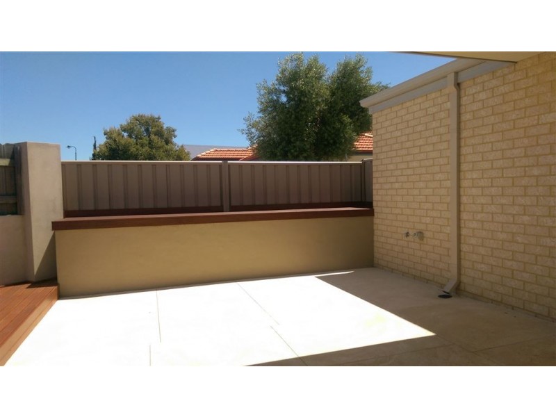 10 Moorhen Green, Dudley Park WA 6210