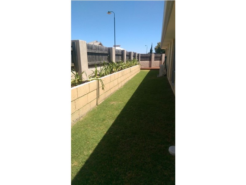 10 Moorhen Green, Dudley Park WA 6210