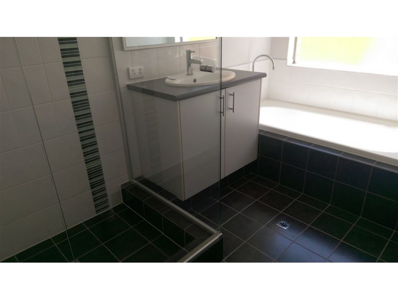 10 Moorhen Green, Dudley Park WA 6210