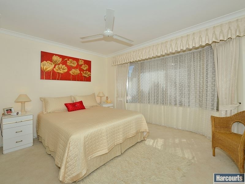 18 Tamarisk Drive, Halls Head WA 6210