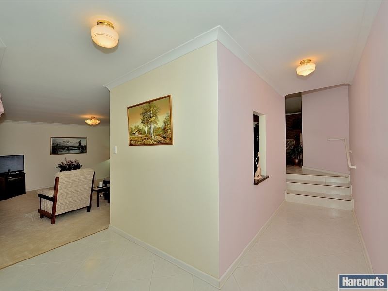 18 Tamarisk Drive, Halls Head WA 6210