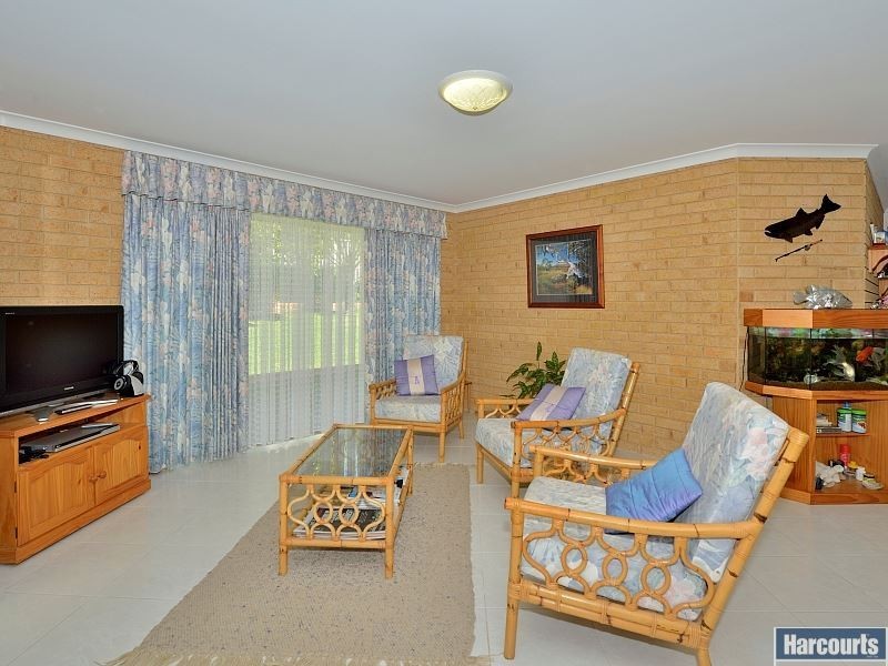 18 Tamarisk Drive, Halls Head WA 6210