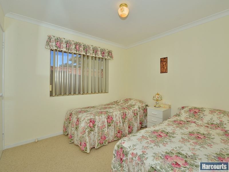 18 Tamarisk Drive, Halls Head WA 6210