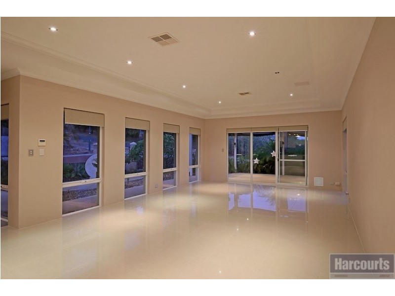 4 Maywood Way, Wannanup WA 6210