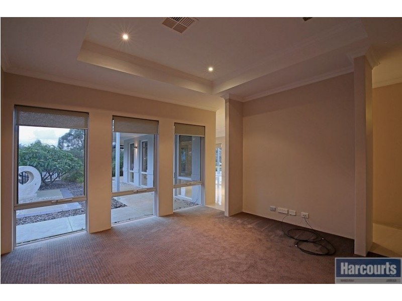 4 Maywood Way, Wannanup WA 6210