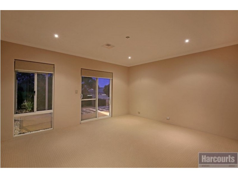 4 Maywood Way, Wannanup WA 6210