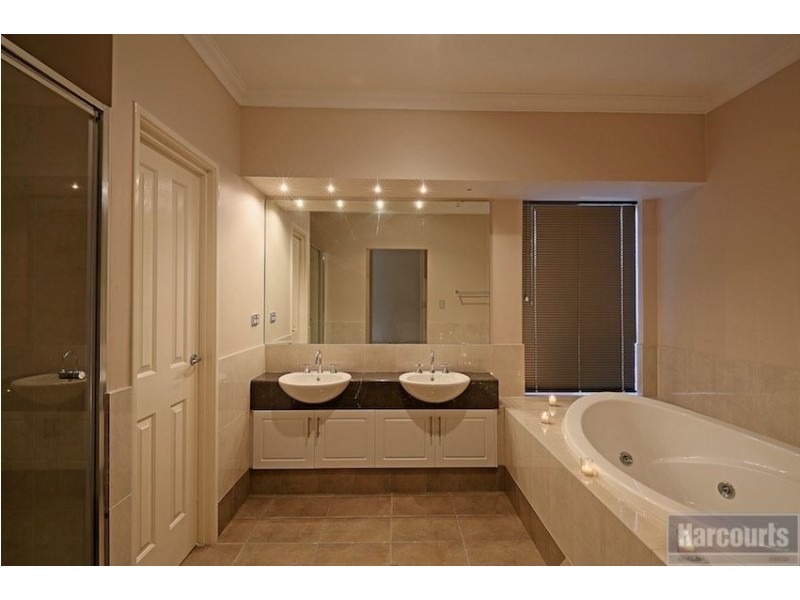 4 Maywood Way, Wannanup WA 6210