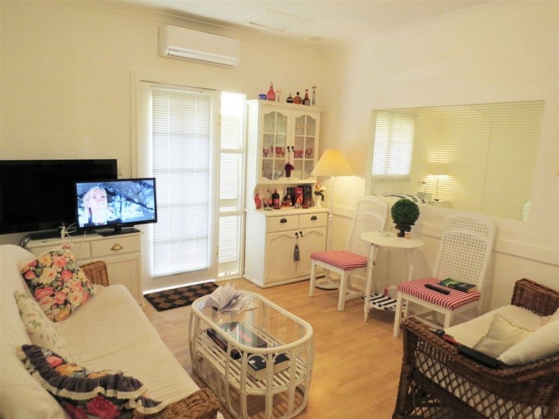 11/12 Leslie Street, Dudley Park WA 6210