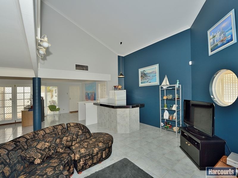 14 Waterside Drive, Dudley Park WA 6210