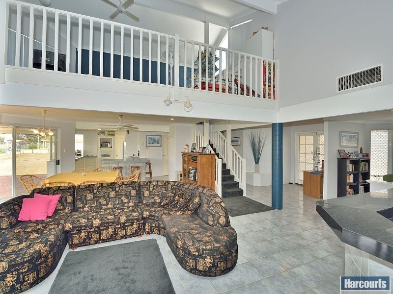 14 Waterside Drive, Dudley Park WA 6210