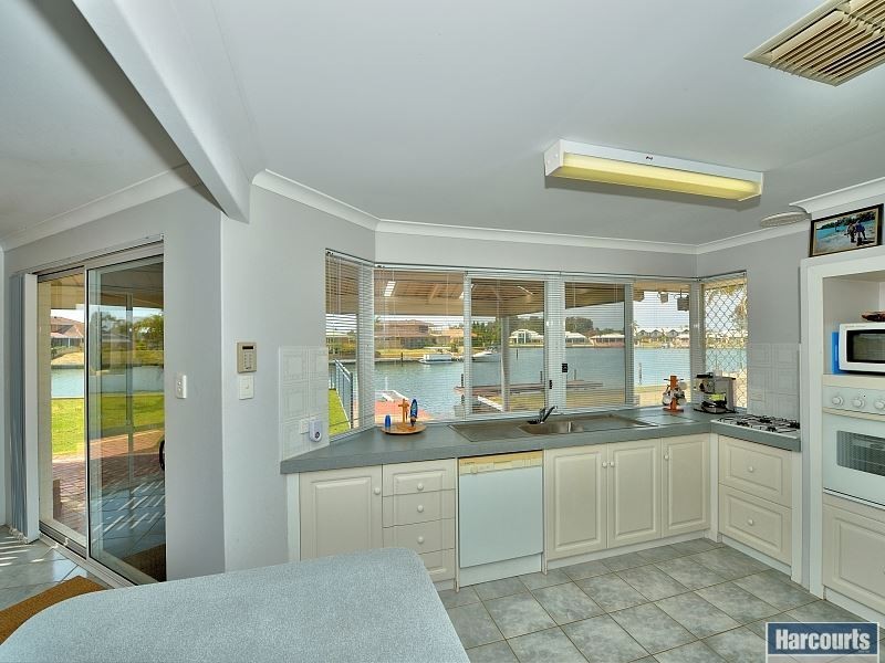 14 Waterside Drive, Dudley Park WA 6210
