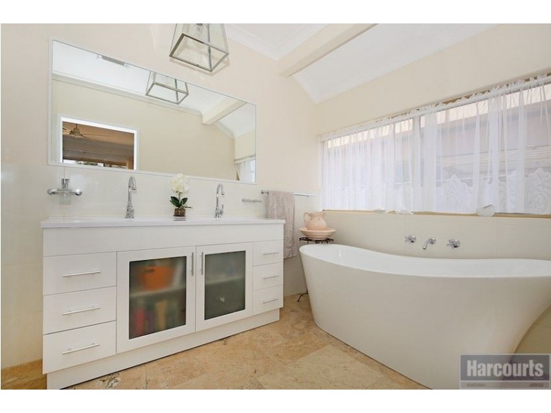 2 Robertson Grove, South Yunderup WA 6208