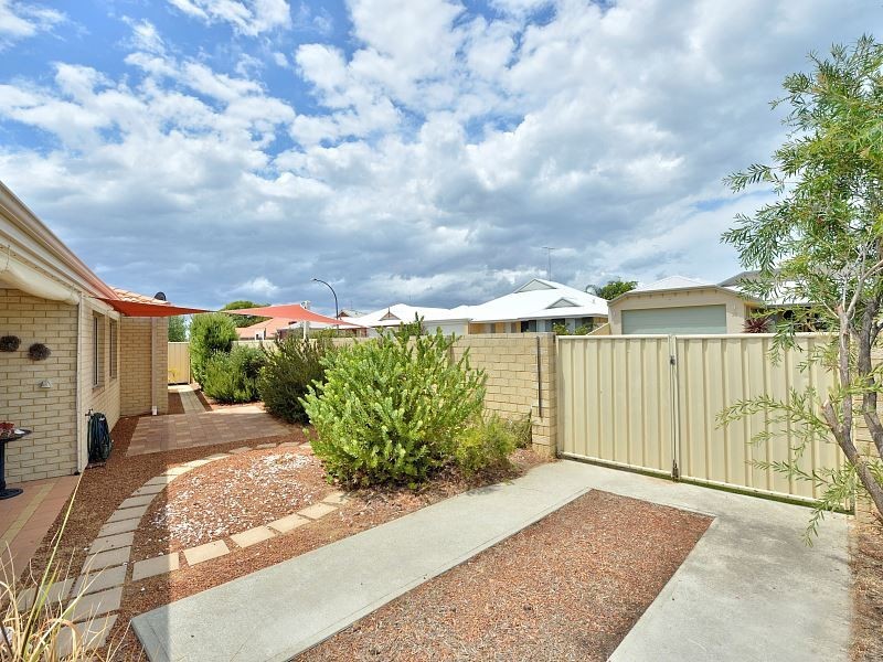 35 Tranquility Way, Halls Head WA 6210